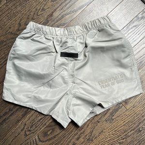 Brand New Essentials Shorts color Smoke